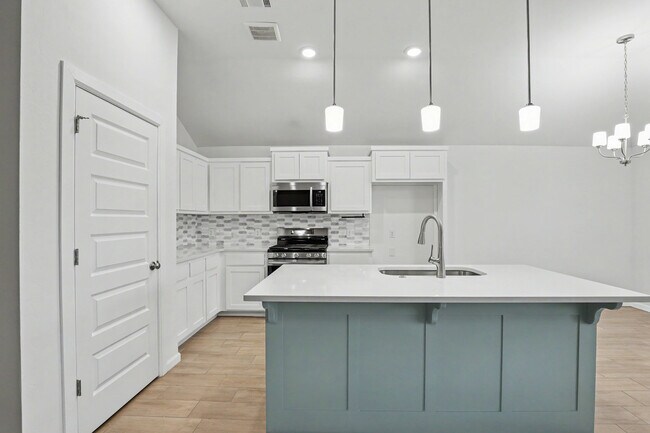 Building Photo - 8601 NW 76th St