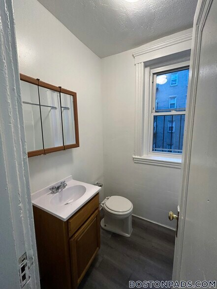 Building Photo - 1191 Boylston St