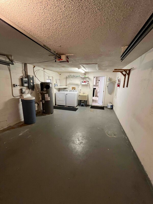 Building Photo - 4934 Amherst Ct