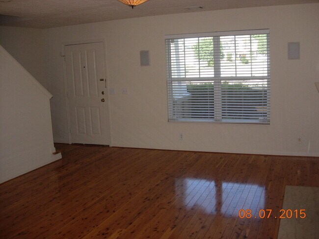 Building Photo - Bellevue Home