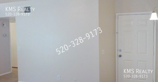 Building Photo - 5654 S Wood Crest Dr