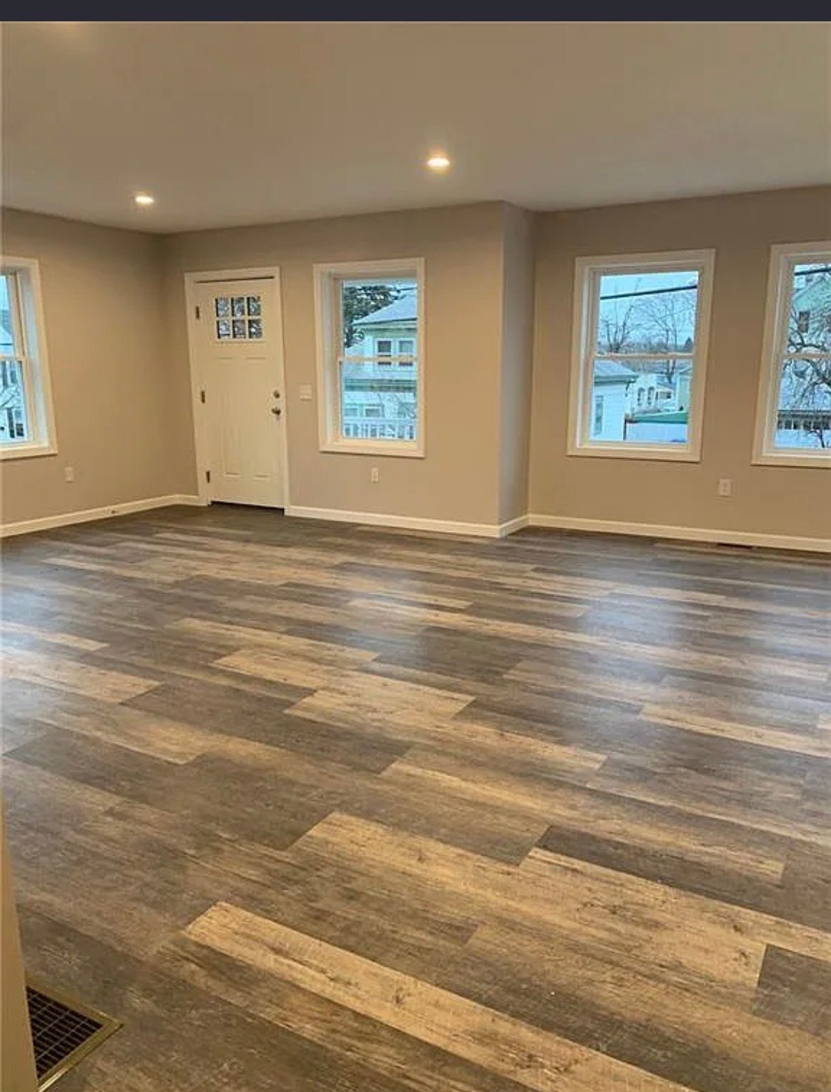 Building Photo - 99 Parnell St