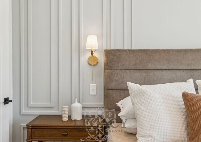 Building Photo - 1019 12th Ave N