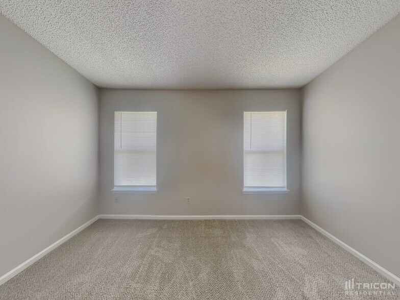 Building Photo - 8163 Teaticket Dr