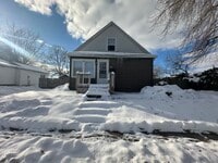 Building Photo - 911 S Laurel St