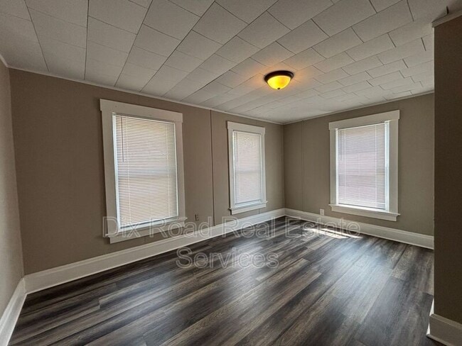 Building Photo - 539 Ross Ave