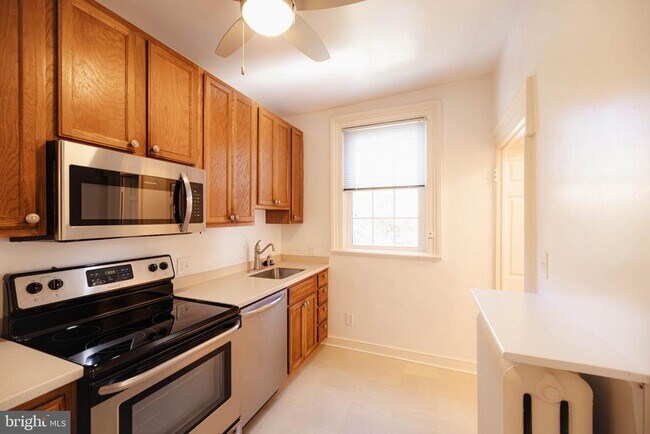 Building Photo - 407 N Washington St