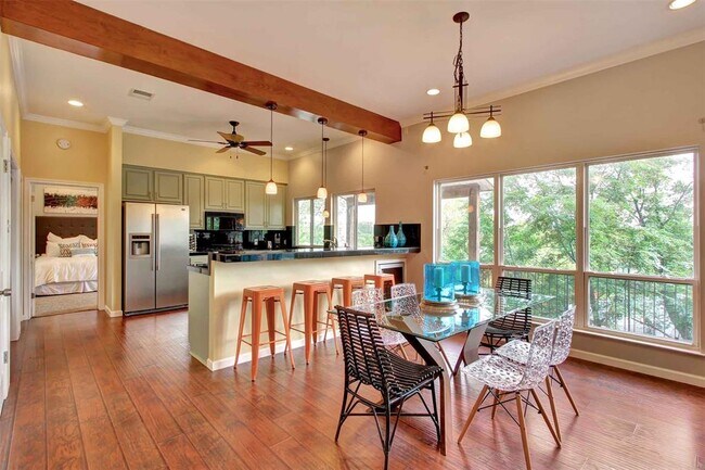 Building Photo - 2208 Trailside Dr