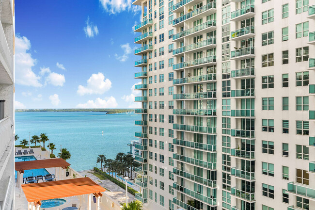 Building Photo - 1200 Brickell Bay Dr