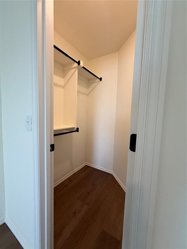 Building Photo - 201 E Main St