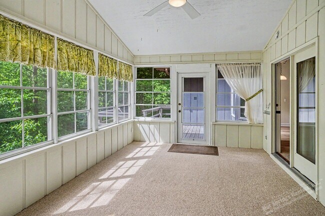 Building Photo - Lake Balboa Area| Home| Unfurnished