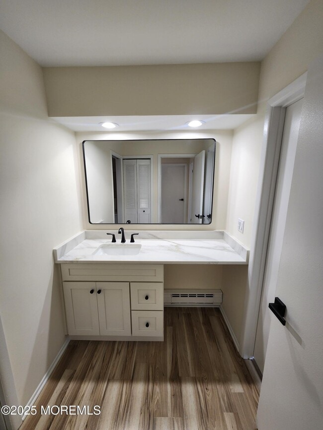 Building Photo - 129 Amberly Dr