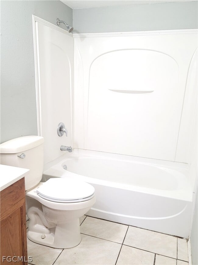 Building Photo - 1014 Country Club Blvd