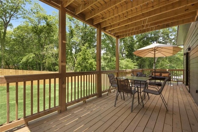 Building Photo - 255 Mathewson Pl SW