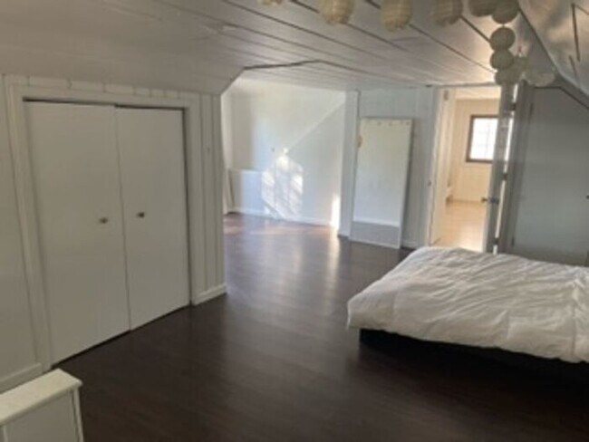 Building Photo - Lake Oakland Lakefront Home - 3 Bedroom 2 ...