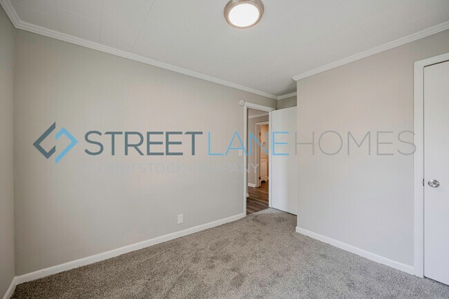 Building Photo - Charming 4 Bedroom in Lanett!