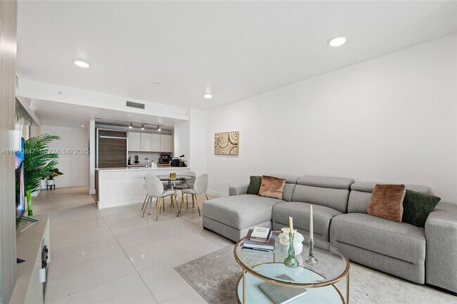 Building Photo - 1100 S Miami Ave