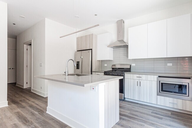 Building Photo - 4452 N Hazel St