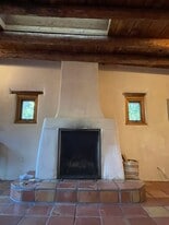 Building Photo - 1470B Bishops Lodge Rd