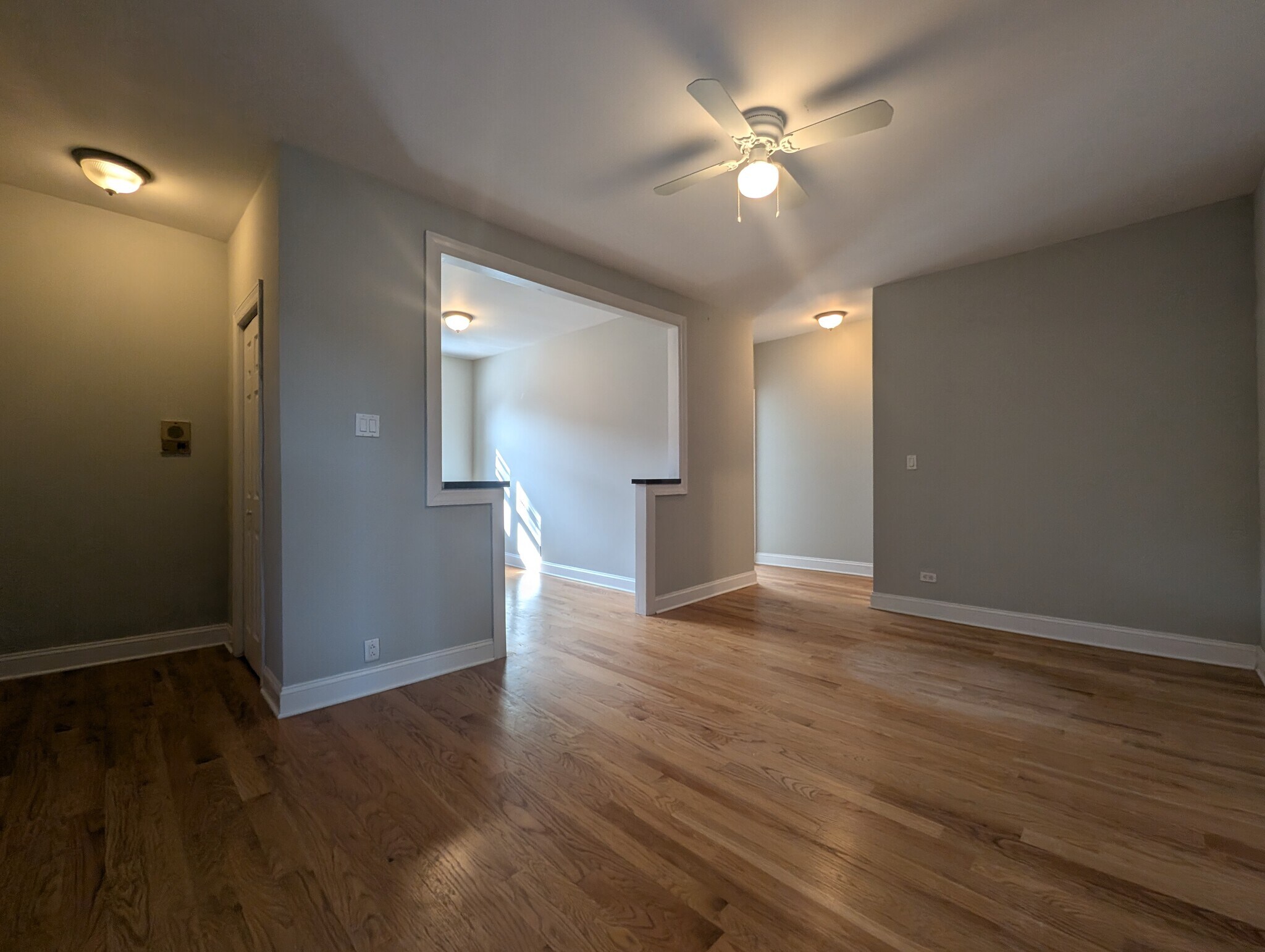 Building Photo - 3732 N Pine Grove Ave