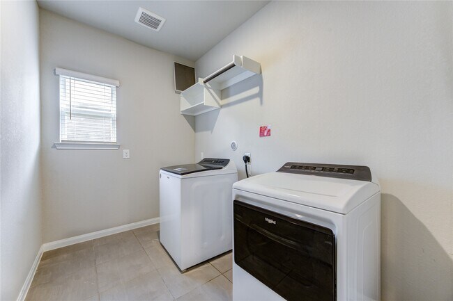 Building Photo - 1218 Glendora Dr