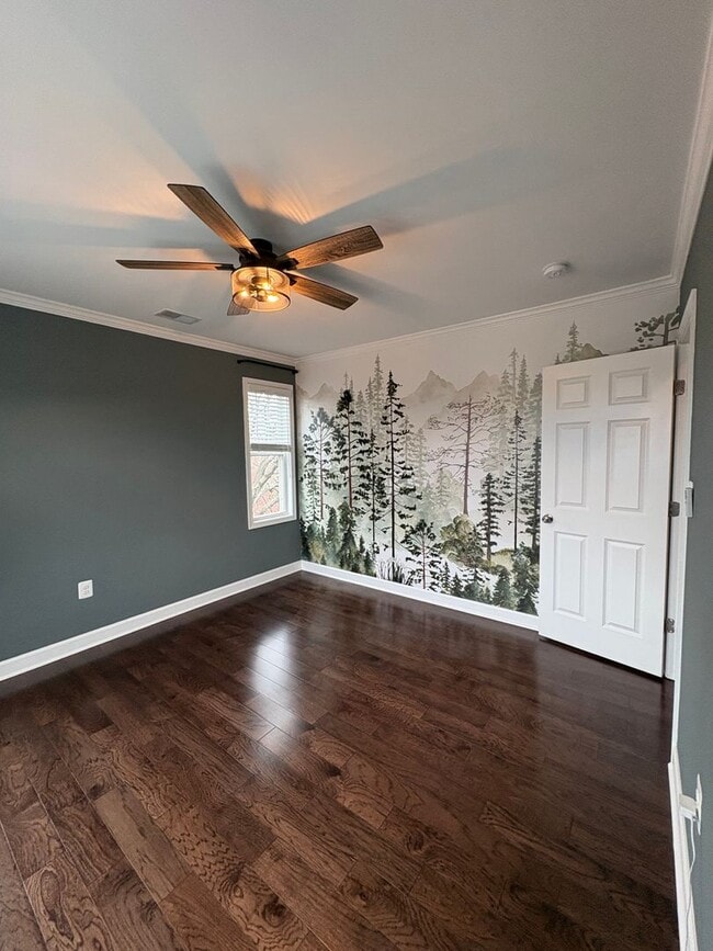 Building Photo - Beautiful Home Conveniently Located in Alexandria w/ Lower Level Suite