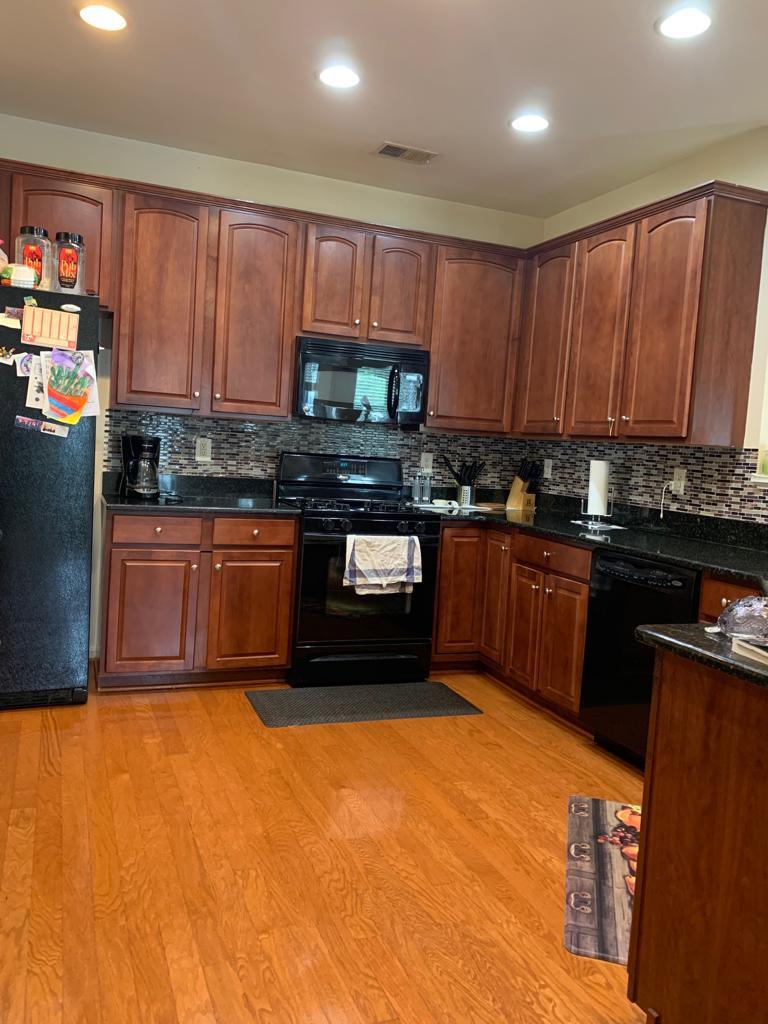 Open Kitchen - 43309 Ardmore St
