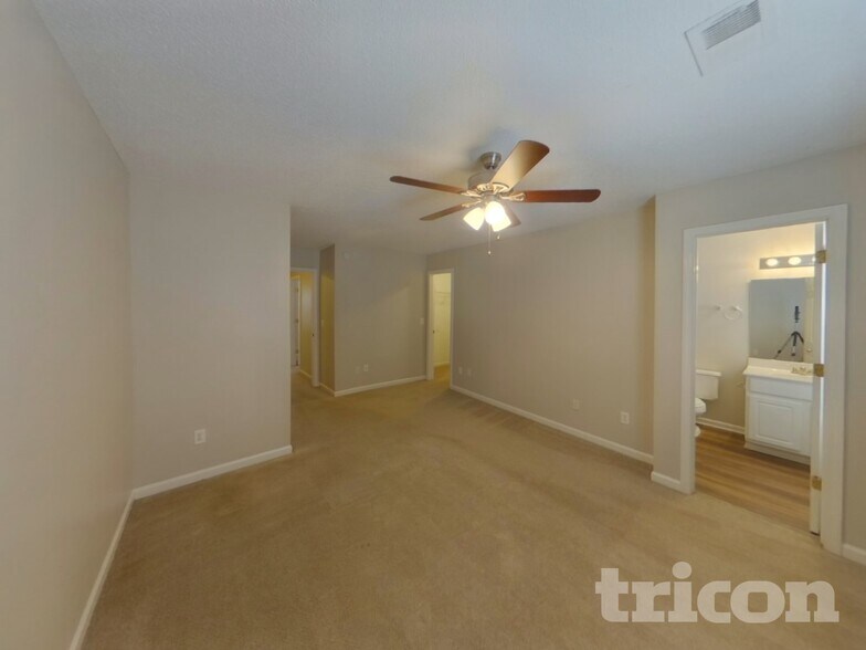 Building Photo - 381 Valley Heights Ln