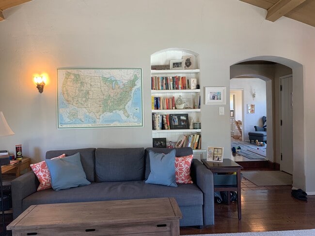 Building Photo - 4222 S Bronson Ave