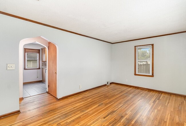 Building Photo - Beautiful 4 Bed 2 Bath Home With Fence and...