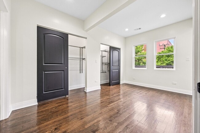 Building Photo - 6547 S Langley Ave