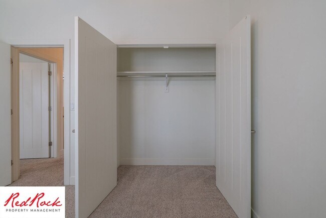 Building Photo - Pet Friendly 4 Bedroom Little Valley Home ...