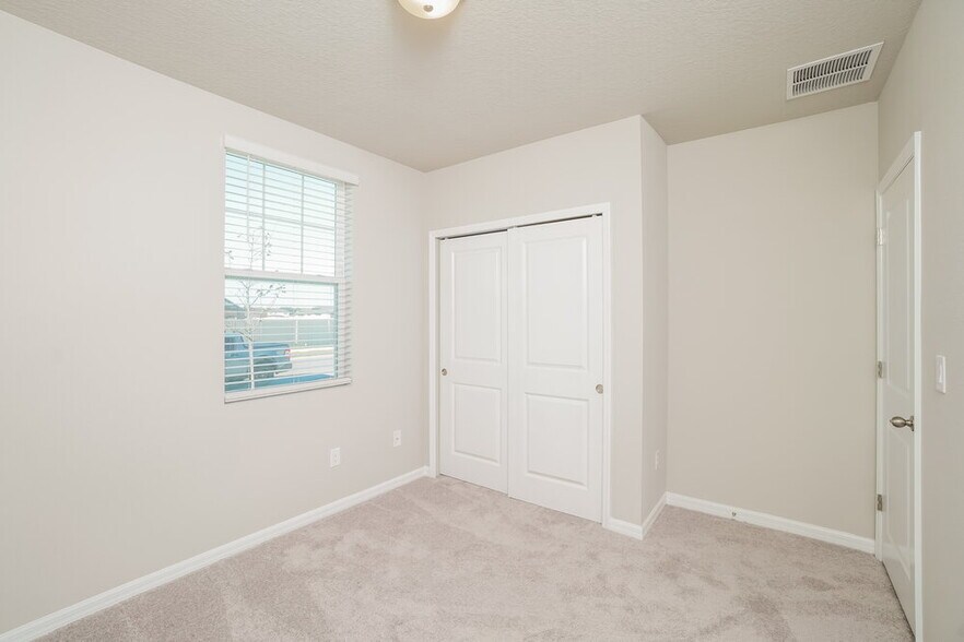 Building Photo - 38899 Harlow Rose Dr