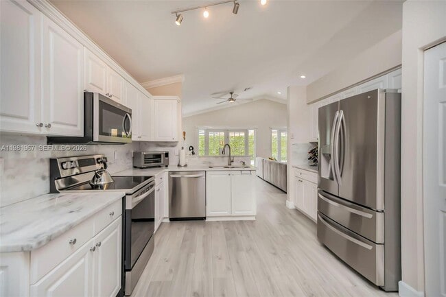 Building Photo - 11030 Harbour Springs Cir