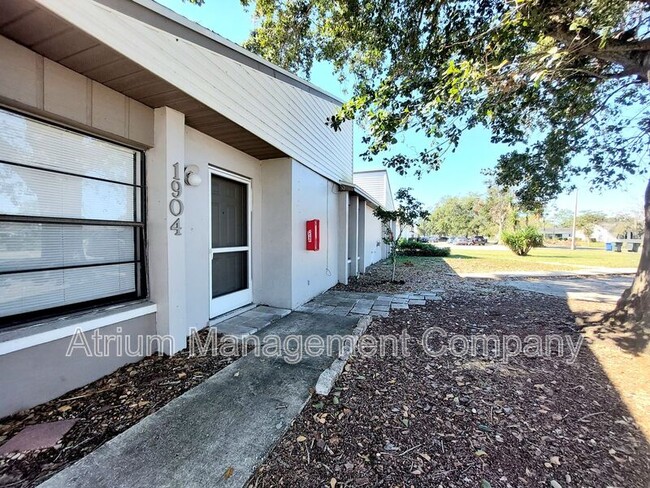 Building Photo - 1904 Crystal Grove Dr