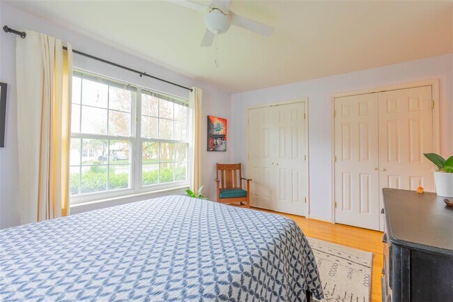 Building Photo - 115 Chisholm Pl