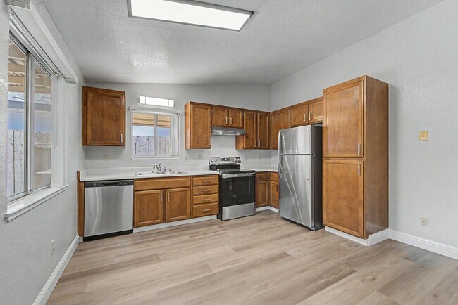 Building Photo - 2 Bedroom 2 bathroom Northside of Yuba City
