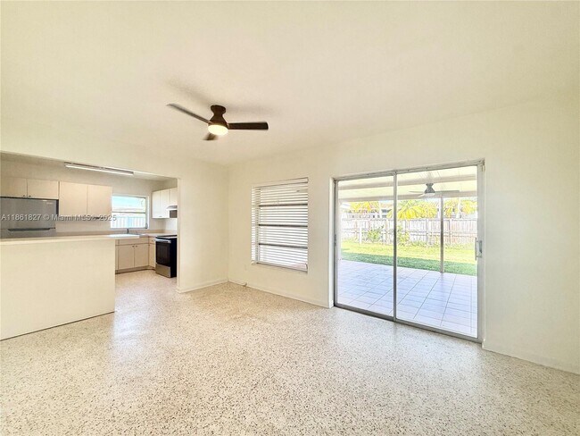 Building Photo - 2671 SW 118th Ct