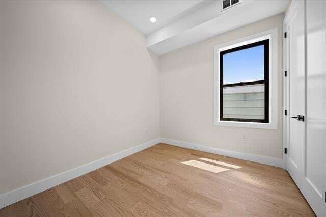 Building Photo - 27 Graham St