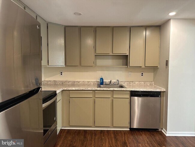 Building Photo - 7378 Jiri Woods Ct