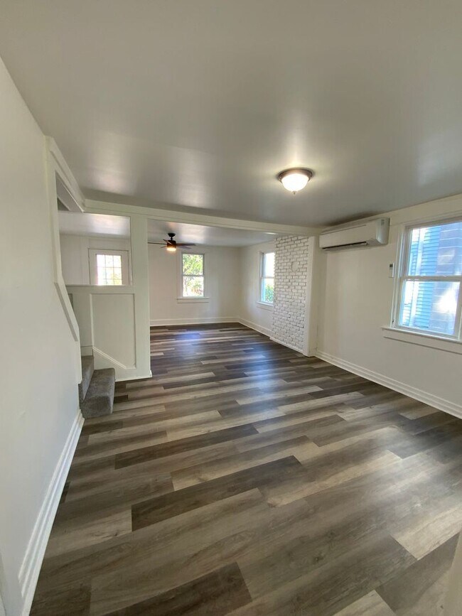Building Photo - 3 br, 1 bath House - 111 NORTH RONKS ROAD