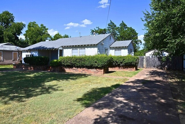 Building Photo - 1113 Harlan Ave