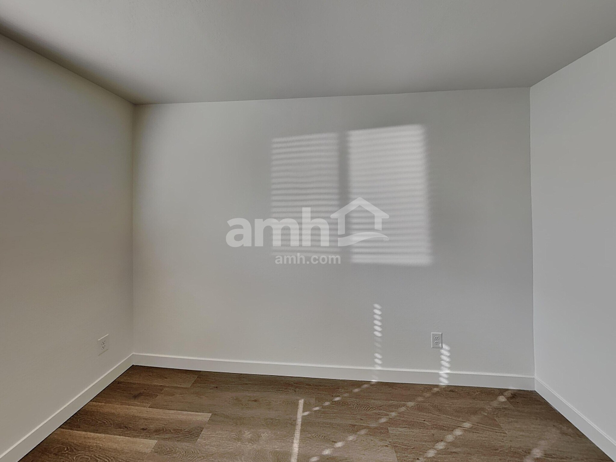 Building Photo - 20177 W Thomas Rd