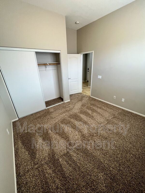 Building Photo - 34629 Sagebrush Ln