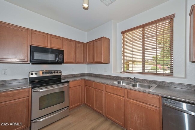 Building Photo - 3733 E Kerry Ln