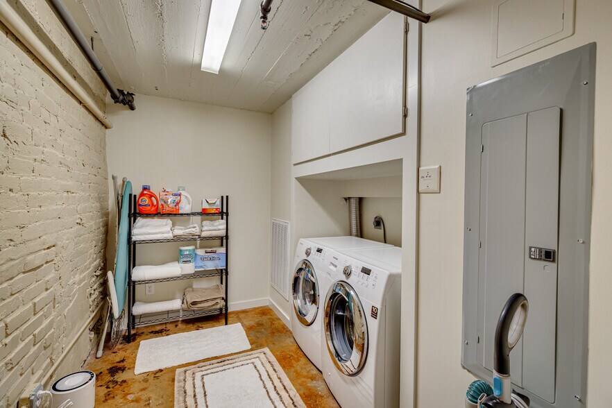 Laundry room - 223 S Grand