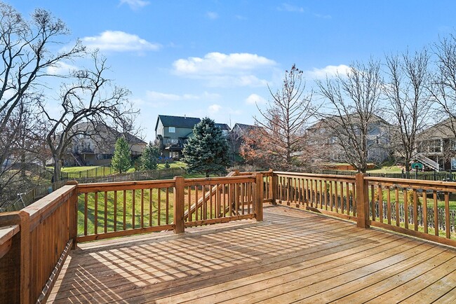 Building Photo - Spacious 4br/4.5 ba Home in Millard Mission Park Neighborhood. Huge Yard, 3 Car Garage