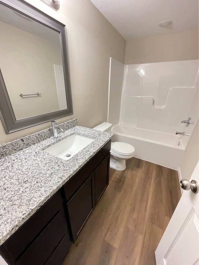 Building Photo - 9279-9281 N Fox Pointe Ct