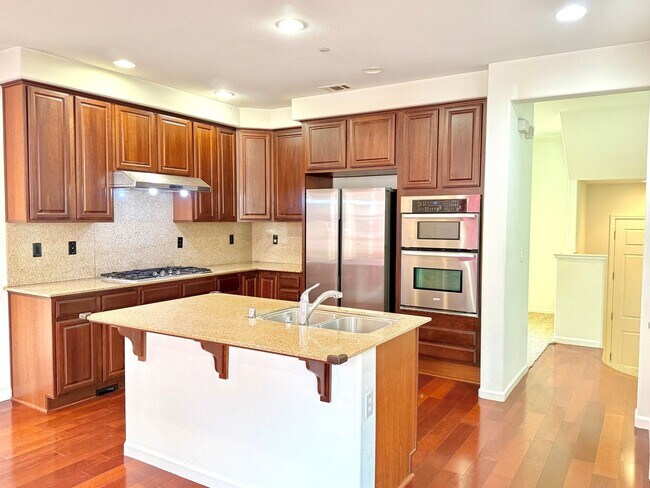 Building Photo - $4,400 / Beautiful 3BR + Bonus Room / 2.5BA Single-Family Home in Warm Springs, Fremont