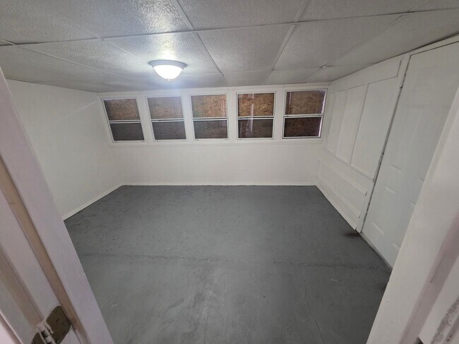 Building Photo - LIMITED TIME**1/2 OFF DEPOSIT**